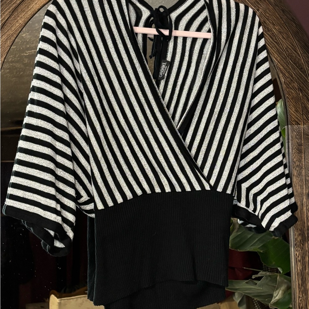 GABRIEL NEWYORK Black & White Striped Top - 3X ✨